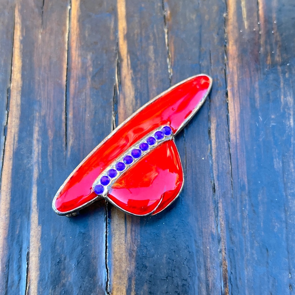 $5 Bundled 💘 Vintage Red Hat Society Pin - Picture 4 of 5